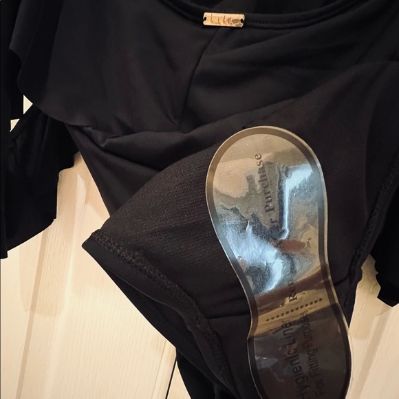 NWT Nicole Miller Black Ruffled Cold Shoulder One-Piece Swimsuit Size S $120 - Picture 8 of 8